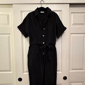 NEVERWORN Baltic Born Black Linen Short Sleeve Jumpsuit Button Up w/Tie Waist